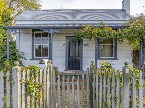 9 Broadway Street, Martinborough