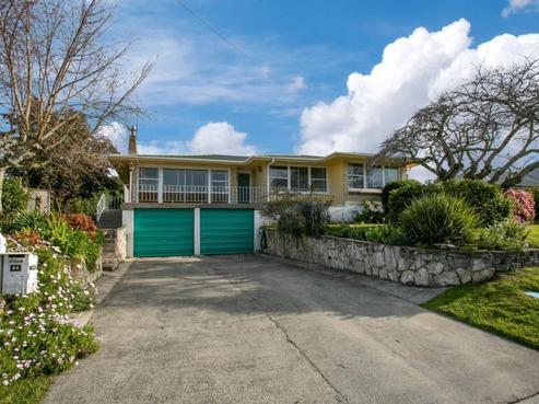 64 Byron Street, Leamington