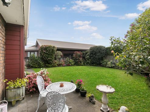 2/43 Alverston Street, Waterview