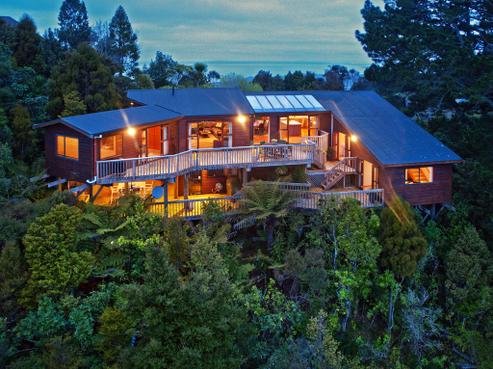 217 Scenic Drive, Titirangi