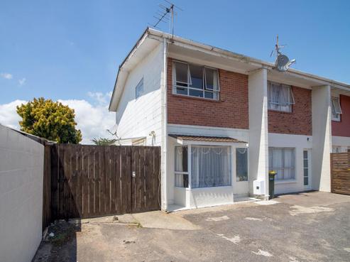 16A Ruihi Street, Victoria