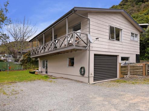 9 Silverbirch Grove, The Brook