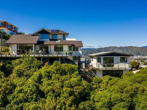51 Dowse Drive, Maungaraki