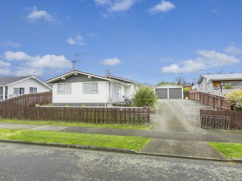 155 California Drive, Totara Park