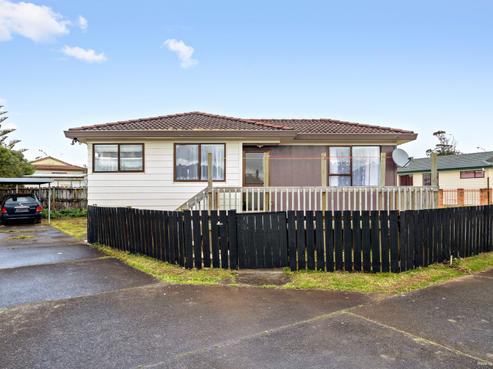 1/221 Waitemata Drive, Ranui