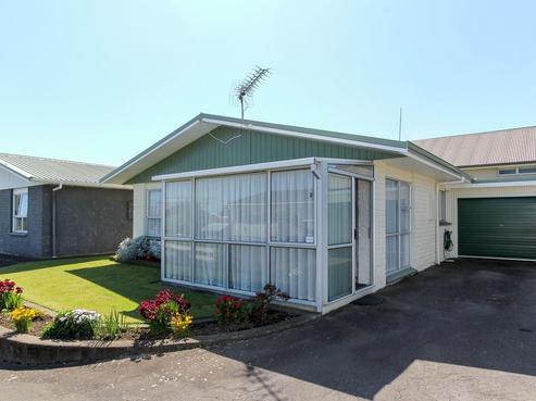 2/246 Courtenay Street, Strandon