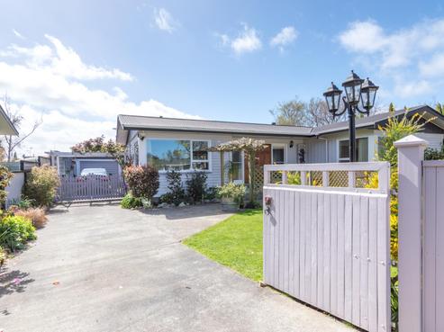 41 Apollo Parade, Milson
