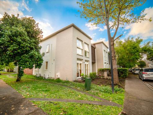 16 Reins Road, Takanini