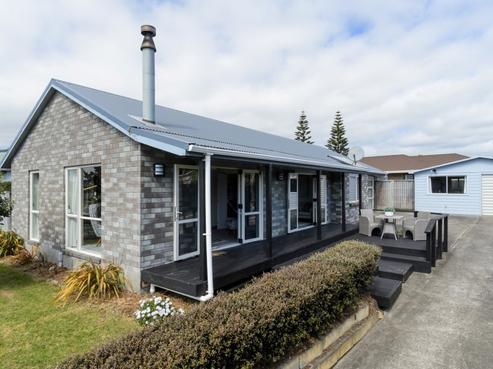32 Rutherford Drive, Waikanae Beach