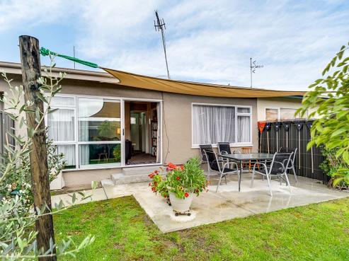 9 Ashcroft Street, Pirimai