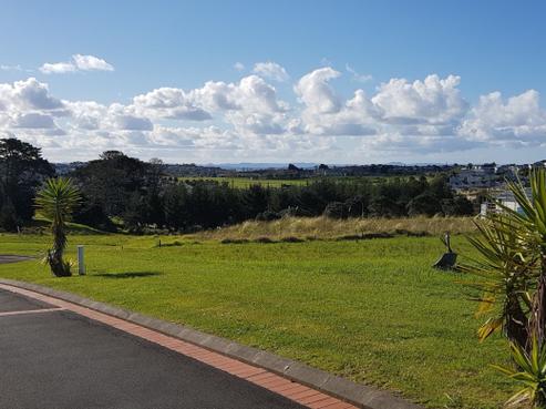 301 Pinecrest Drive, Gulf Harbour
