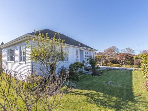 4 Holcombe Place, Somerfield