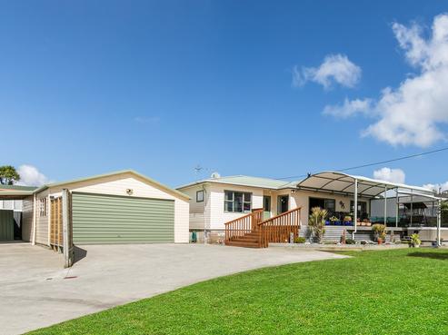 12 Bamboo Grove, Kelston