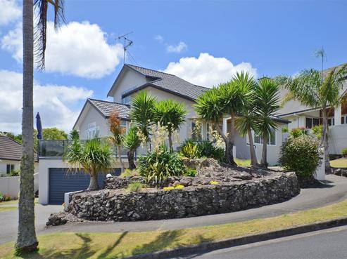 2/44 Highfield Way, Maunu