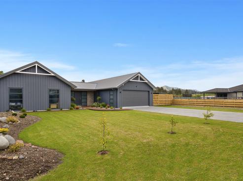 48 Montgomery Crescent, Kinloch