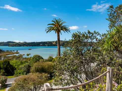 16 Martin Road, Matakana