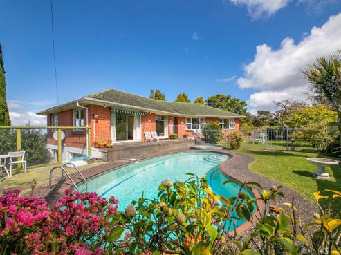 18 Ava Avenue, Titirangi