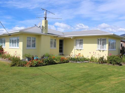 21 Willow Street, Takaka
