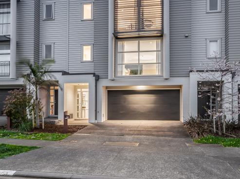 131 Barbarich Drive, Stonefields