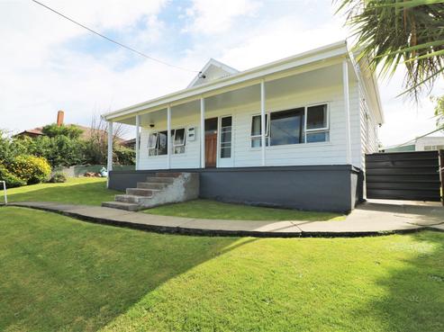 5 Lough Street, West End