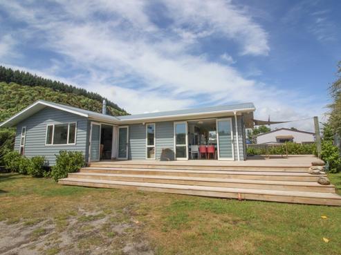 26 Motuoapa Esplanade, Motuoapa