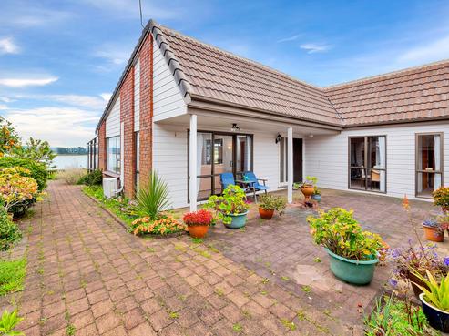 124 Carnoustie Drive, Wattle Downs
