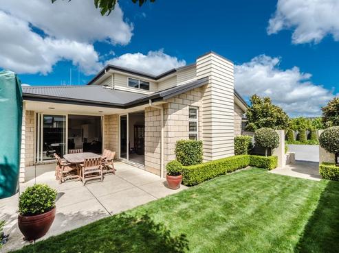 7 Rhys Avenue, Huntington