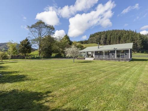 39 Akatarawa Road, Waikanae