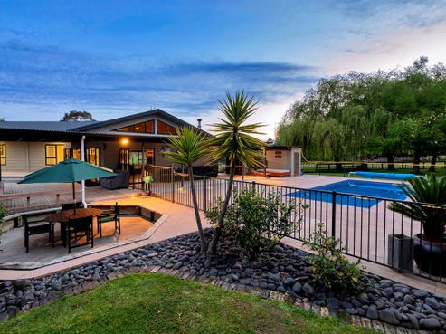 151 Top Road, Dairy Flat