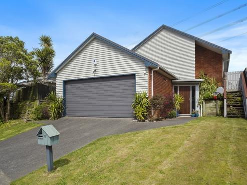 16 Kekeno Grove, Tirohanga