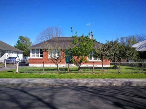 1014 Kauri Street, Mahora