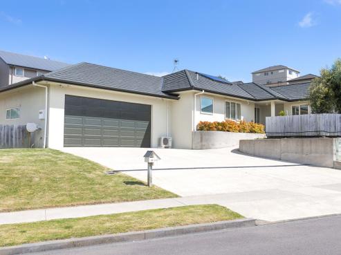 14 Te Puia Drive, Aotea
