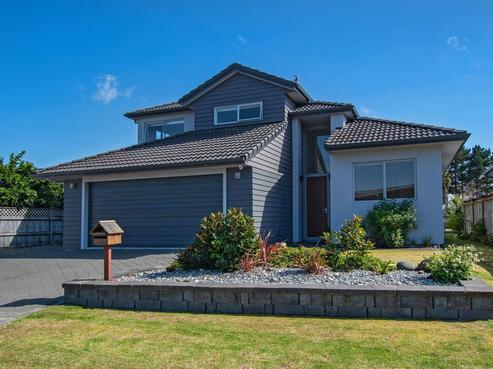 9 Paradise Point Place, One Tree Point