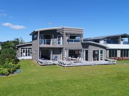 160 Sands Crescent, Matarangi