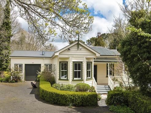 100 Brewster Road, Pukekawa
