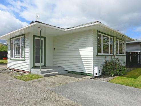 16 Totara Park Road, Clouston Park