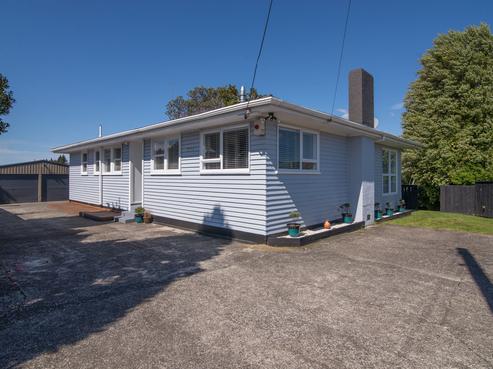 220 Sunset Road, Sunnybrook