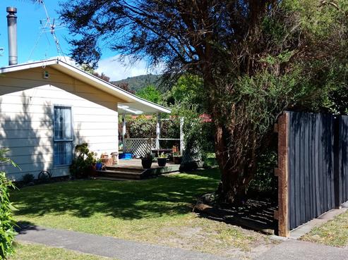 3 Skipage Grove, Featherston
