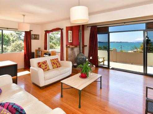 11 Alexander Road, Algies Bay