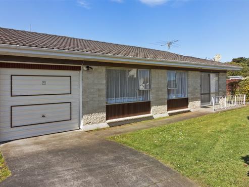 2/15 Meadowcourt Drive, Manukau