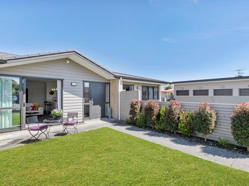 2/107 Edinburgh Street, Pukekohe