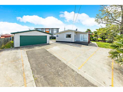 23 Clayton Avenue, Otara