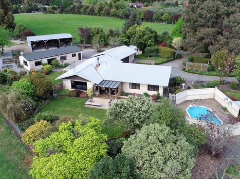 35 Bird Road, Wakefield