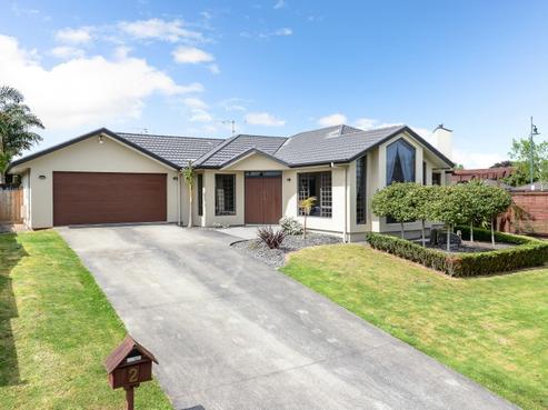 2 Stratford Place, Huntington