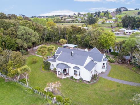 12 Cassan Street, Halcombe