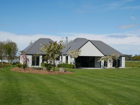 702 Arowhenua Road, Levels