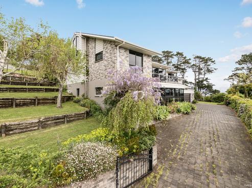 33 Sylvania Crescent, Lynfield