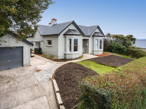 16 Ross Street, Roslyn