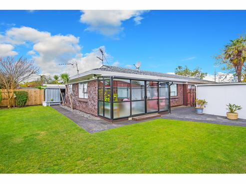 2/2 Walter Strevens Drive, Conifer Grove