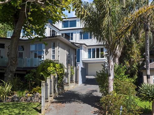 16A Oakwood Grove, Eastern Beach